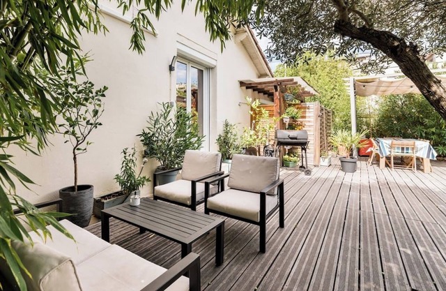 Air-conditioned House With Heated Pool