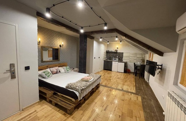 Airport Apartments