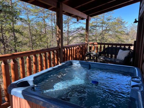 Airport Runway 33- Near Pigeon Forge Resort Pool, Views & Free Attraction Tickets