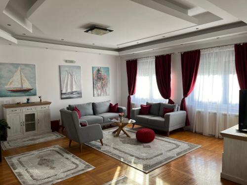 Airport SKY apartments LUX II
