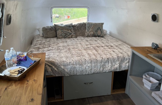 Airstream Vibes on 90 acres