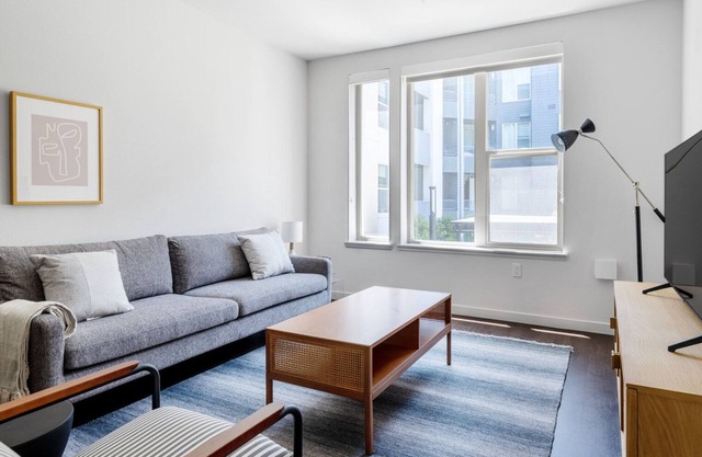 Airy Milpitas 1BR w/Gym, Pool, walk to BART + Great Mall, by Blueground