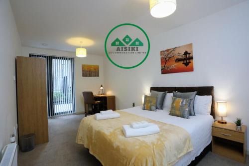 Aisiki Stays Apartments at Queensbury, Ground Floor, 2-Bedroom & 2-Bathroom, King or Twin Beds with Front Porch, with Free Wi-Fi & Parking Space