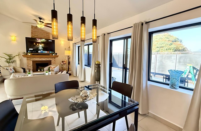 Ajijic Modern Fully Renovated 1 King Bedroom Suite - Walk to Everything