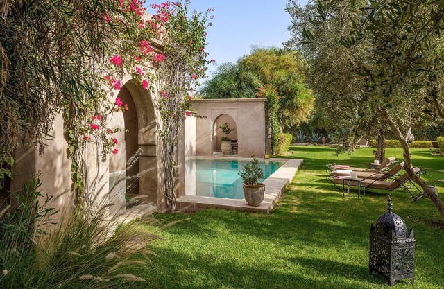 Akhdar 18, traditional villa with heated private pool (2-3 bdrm/4-6 guests)