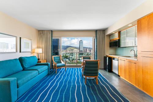Ala Moana Hotel near beach King bed