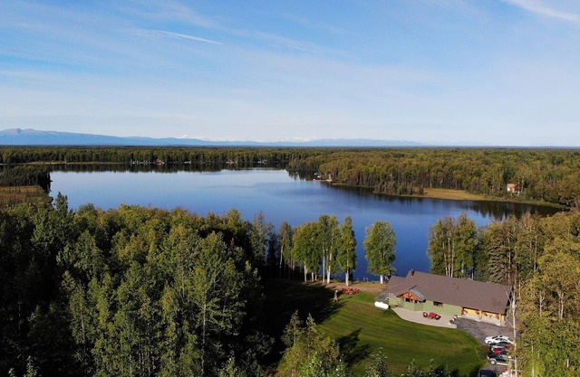 *Alaska's Heritage B&B * Large Groups * *Adult Only * Lakefront *