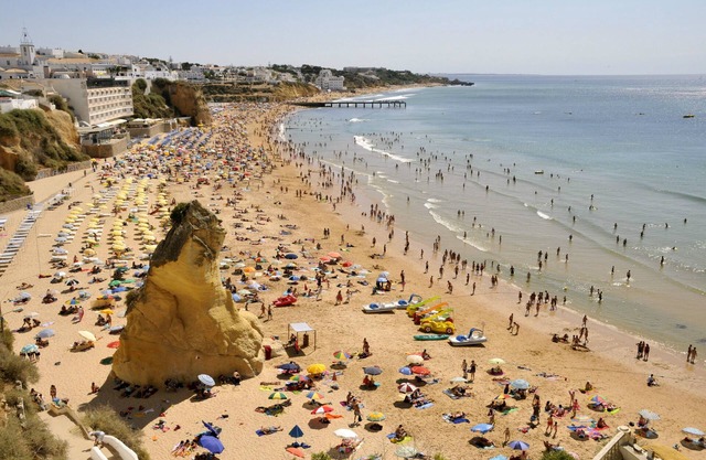 Albufeira 2 Bedroom Apartment 5 min From Falesia Beach and Close to Center! H