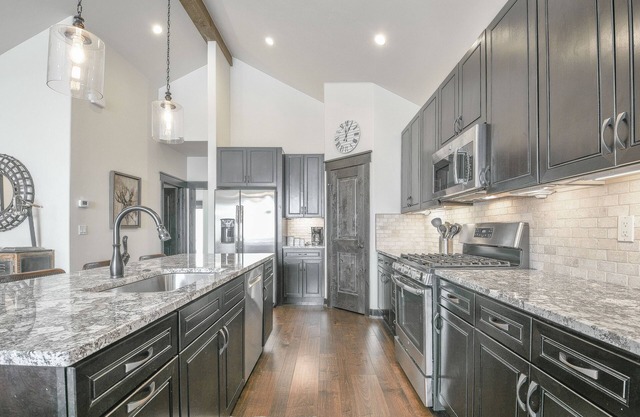 Alders 46 Outpost Dr