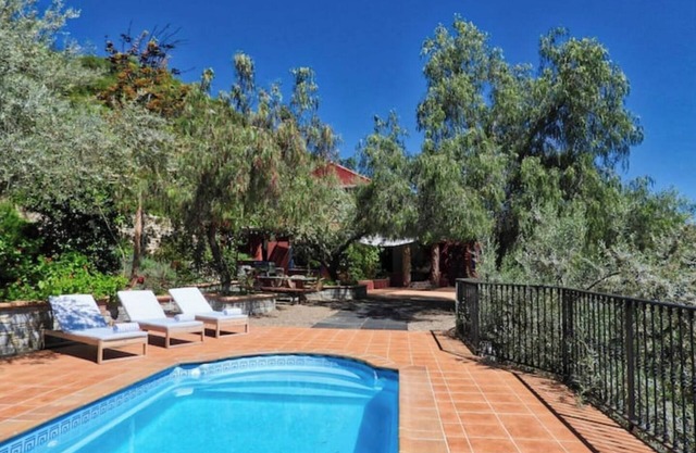 Alembic House | Villa with beautiful views and pool
