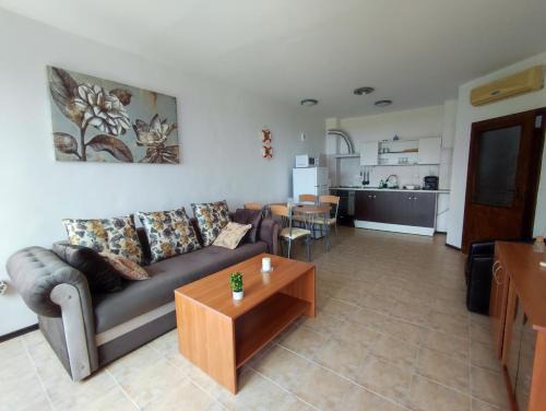 Alexa beach apartment