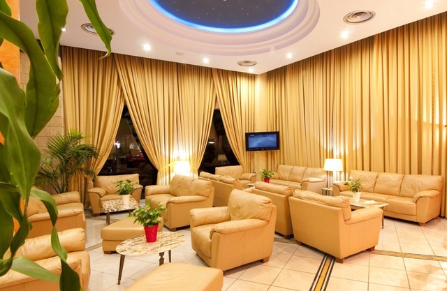 Alexandra Hotel