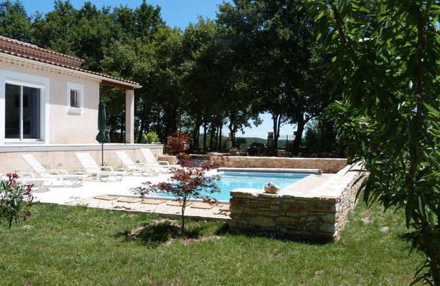 All air-conditioned villa with swimming pool 6 to 7 people