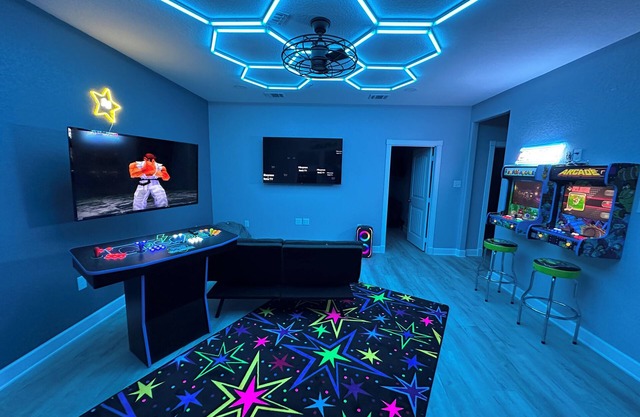All Decked Out! ! BRAND NEW BUILD 2024! HOT TUB! GOLF CART! Pets! Beachfront