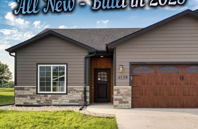 ALL NEW in Sioux Falls WHY Stay in a MOTEL! Amazing home 4 amazing guest