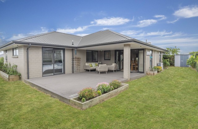 All Seasons Cottage - Pokeno Holiday Home