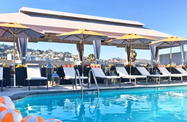 All-suite Boutique Hotel Near LACMA! Skydeck, Rooftop Pool, Pets Allowed