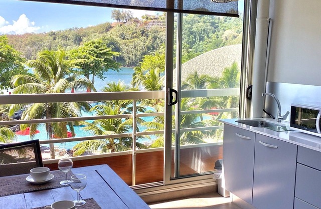 All the comfort, superb view, direct access to the beach, in a 4 * resort