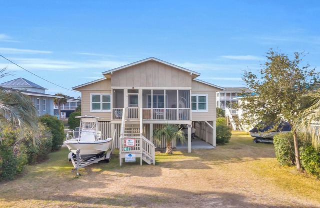 Almost Abaco Creekfront home on canal of South Litchfield