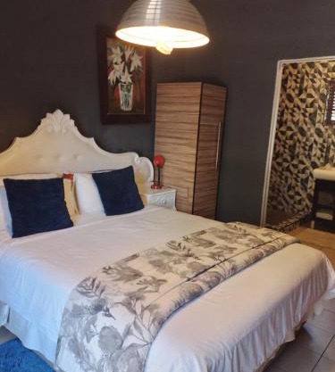 Aloha Menlyn Lodge Ensuite Rooms with shower all with own entrance and unlimited free WiFi