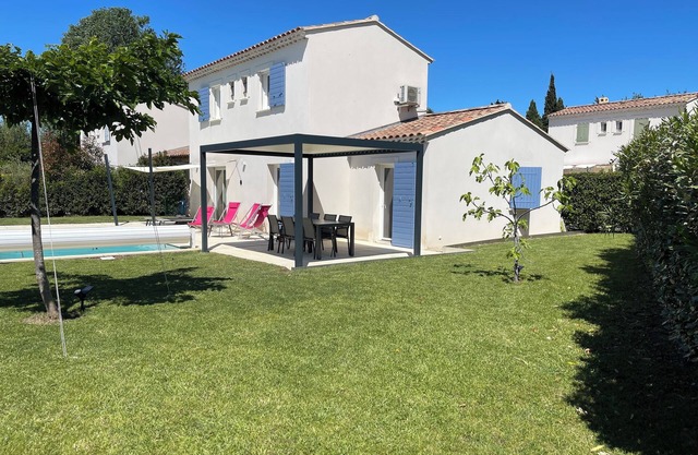 Alpilles (Paradou): Aupiho villa 6 pers. + heated swimming pool (room, climate.)