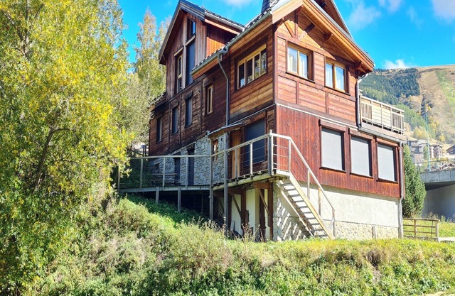 Alpine Apartment for 6 Guests