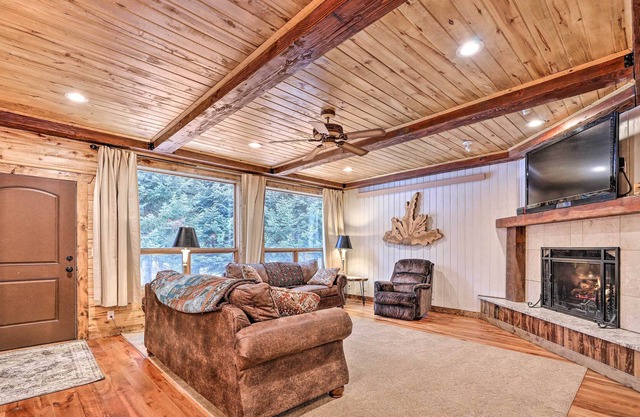 Alpine Home w/ Grill < 2 Mi to Greys River!
