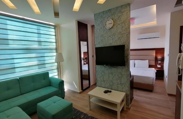 Alqimah Serviced Apartment & Balcony Panorama View