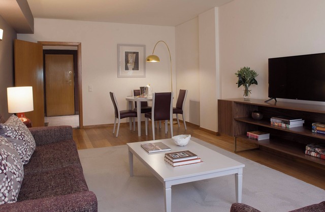 Altis Suites: Home Away From Home! Fully Furnished, Kitchenette, Pet-Friendly!