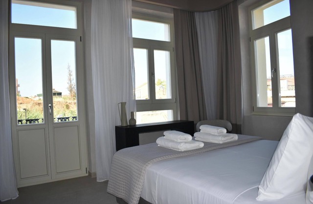 Amara Luxury Suites With Private Hot Tub