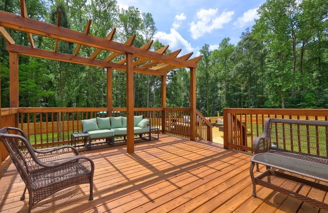 Amazing 4 Bedroom Home Near Airport