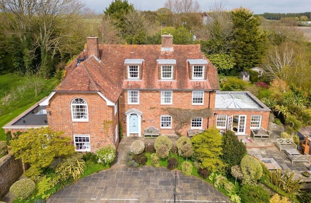 Amazing 5 BR Country Home ~ Pool, Gym, Yoga Studio