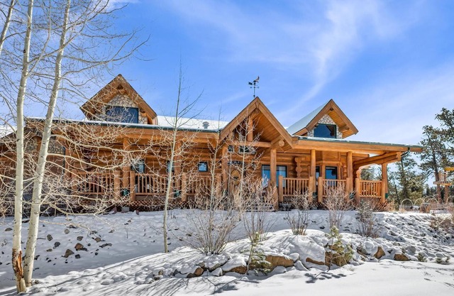 Amazing 5000 Square Ft Estate On 70 Secluded Acres