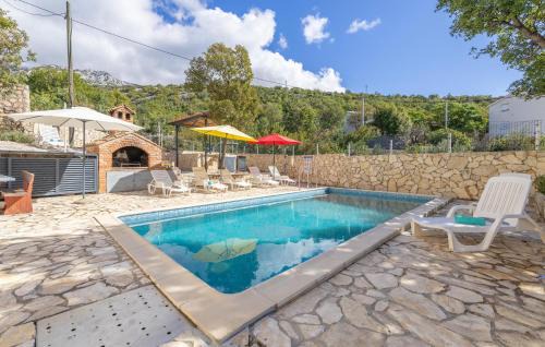 Amazing Apartment In Stinica