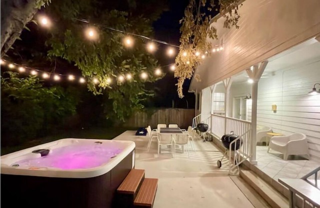 Amazing Austin Gataway 6BR4BA: HotTub Billiards Patio Chef Kitchen