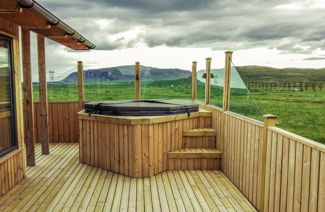 Amazing cabin with warm interior, hot tub, fire place, projector & magical views