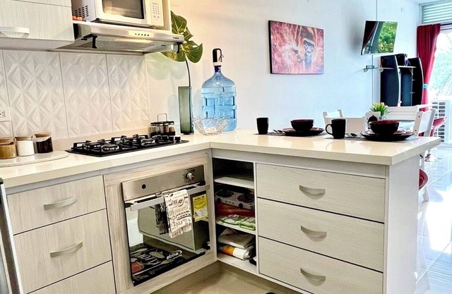Amazing Comfortable 2 Bedroom Apt Near Medical Centers, Imbanaco, CQB Exito Wifi