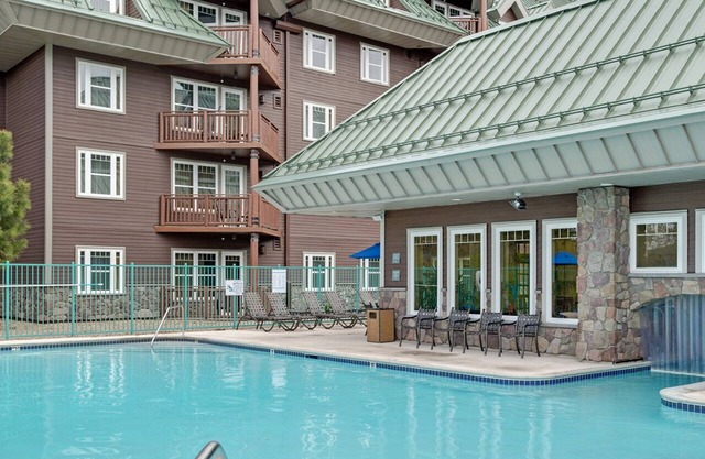 Amazing Deal! Studio in South Lake Tahoe with Indoor/Outdoor Pool
