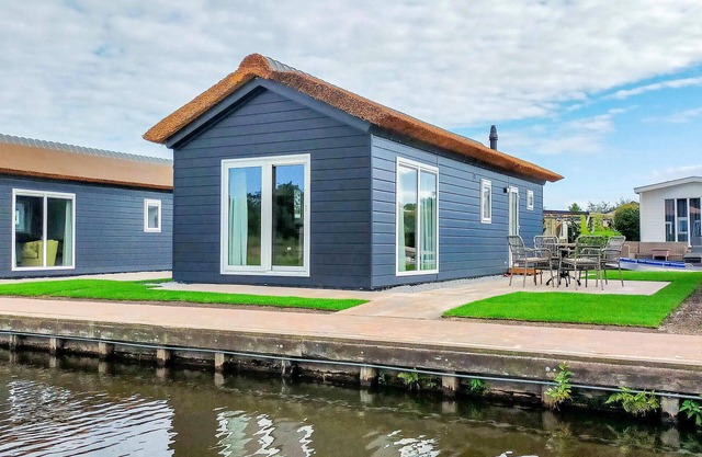 Amazing home in Giethoorn with WiFi