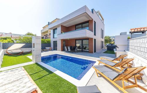 Amazing Home In Kastel Stafilic