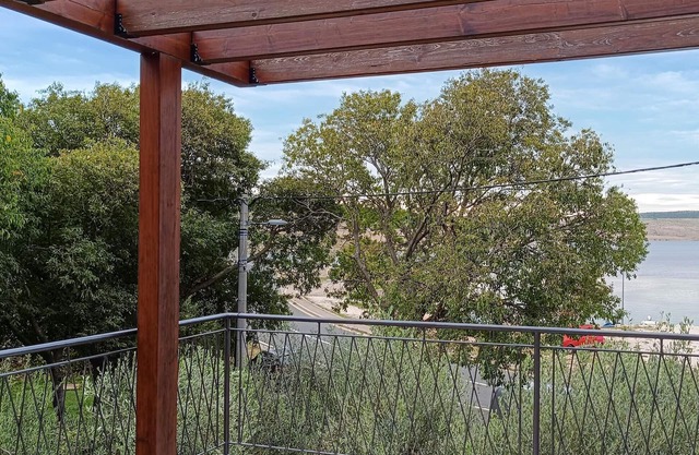 Amazing home in Modric with WiFi