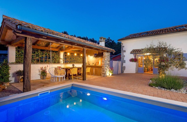 Amazing home in Mucici with kitchen