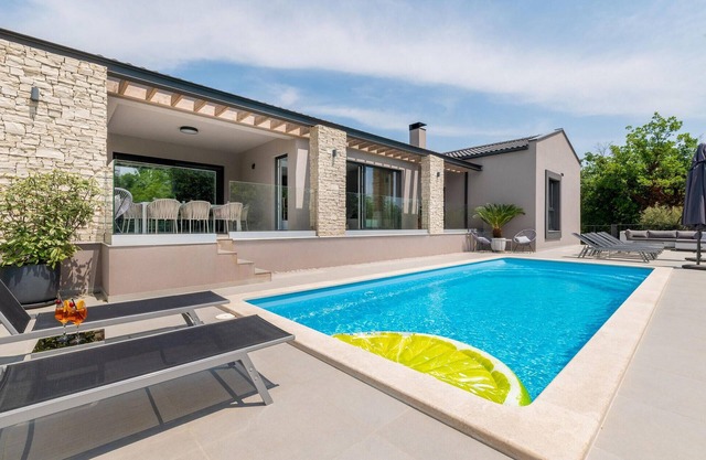 Amazing home in Nedescina