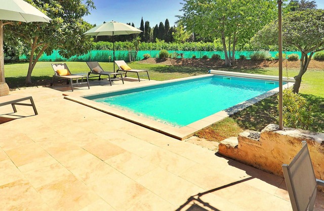 Amazing home in Paradou