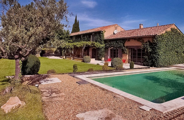 Amazing home in Violes