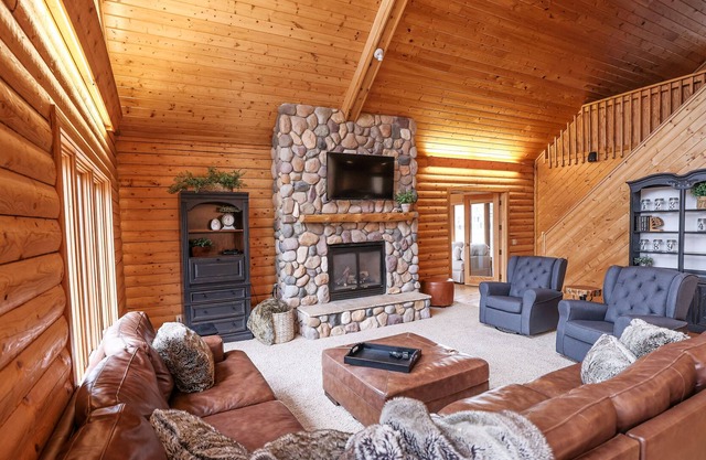 Amazing Lake Home Great For Families And Friends!