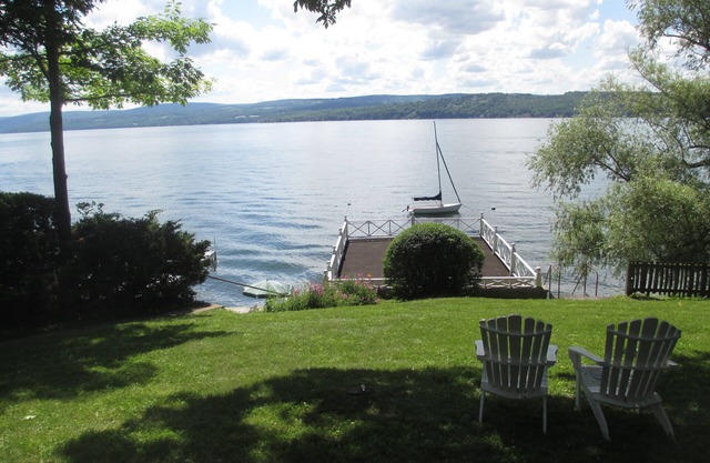 Amazing Lakefront Cottage - Perfect Summer Getaway