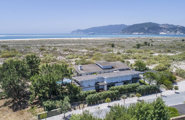 Amazing modern villa at walking distance to beach & with breathtaking ocean view
