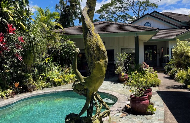 Amazing mountain & distant ocean views w/private pool near 1Hotel Hanalei