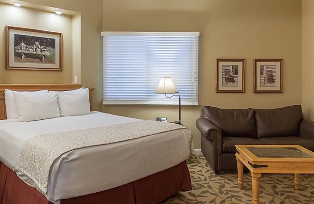 Amazing Paradise Point Resort in Hollister!